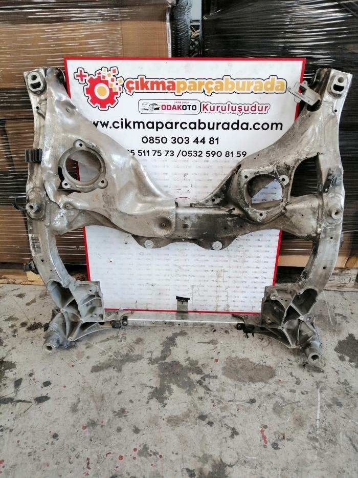 BMW F01 7 Serisi Çıkma Travers Ön Orijinal Temiz