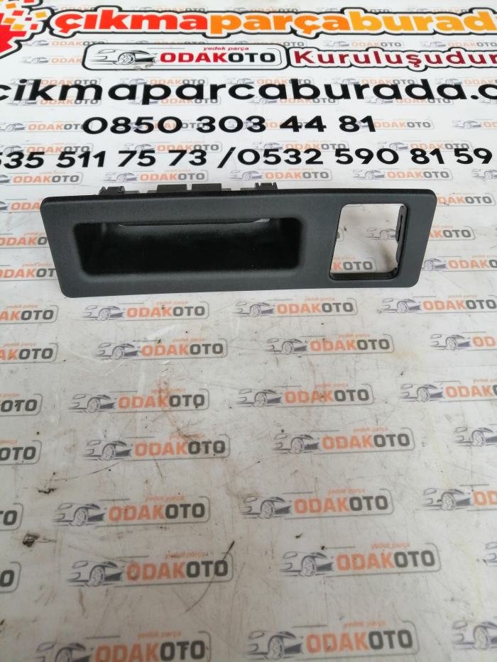 5124 7368 753 BMW F10/F22/F25/F30/F32 Sıfır Bagaj Açma Butonu