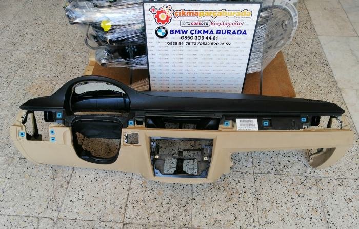 BMW E90.E92.E93 3 Serisi (ÇİFT RENK) Çıkma Torpido İşlemsiz
