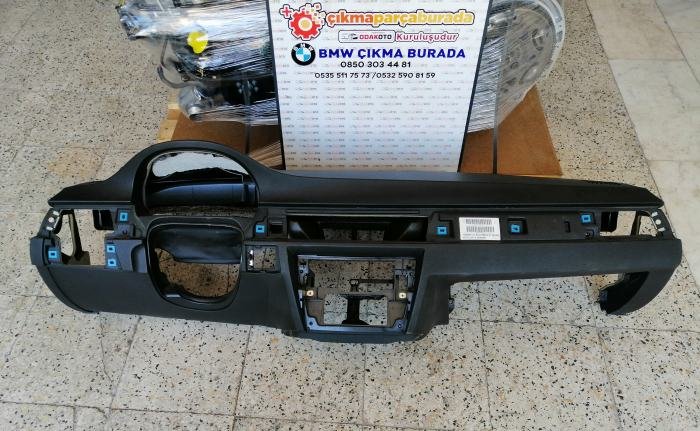 BMW E90.E92.E93 3 Serisi (SİYAH) Çıkma Torpido İşlemsiz Temiz