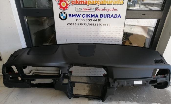 Bmw F10 5 Serisi (SİYAH) Çıkma Torpido Temiz İşlemsiz